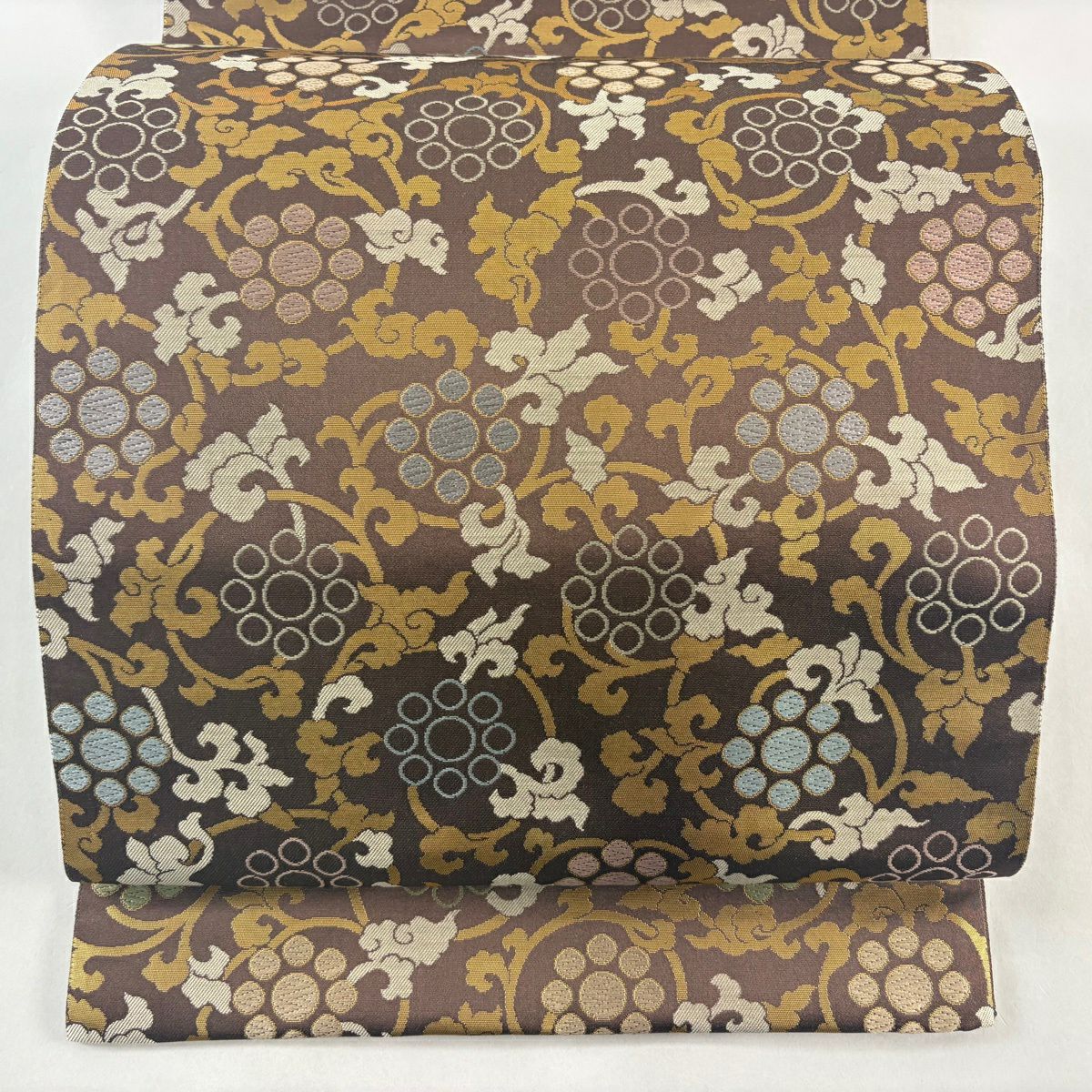 【美品】 袋帶 秀品級 花唐草紋 金金箔 唐織 焦茶 六通 純蠶絲