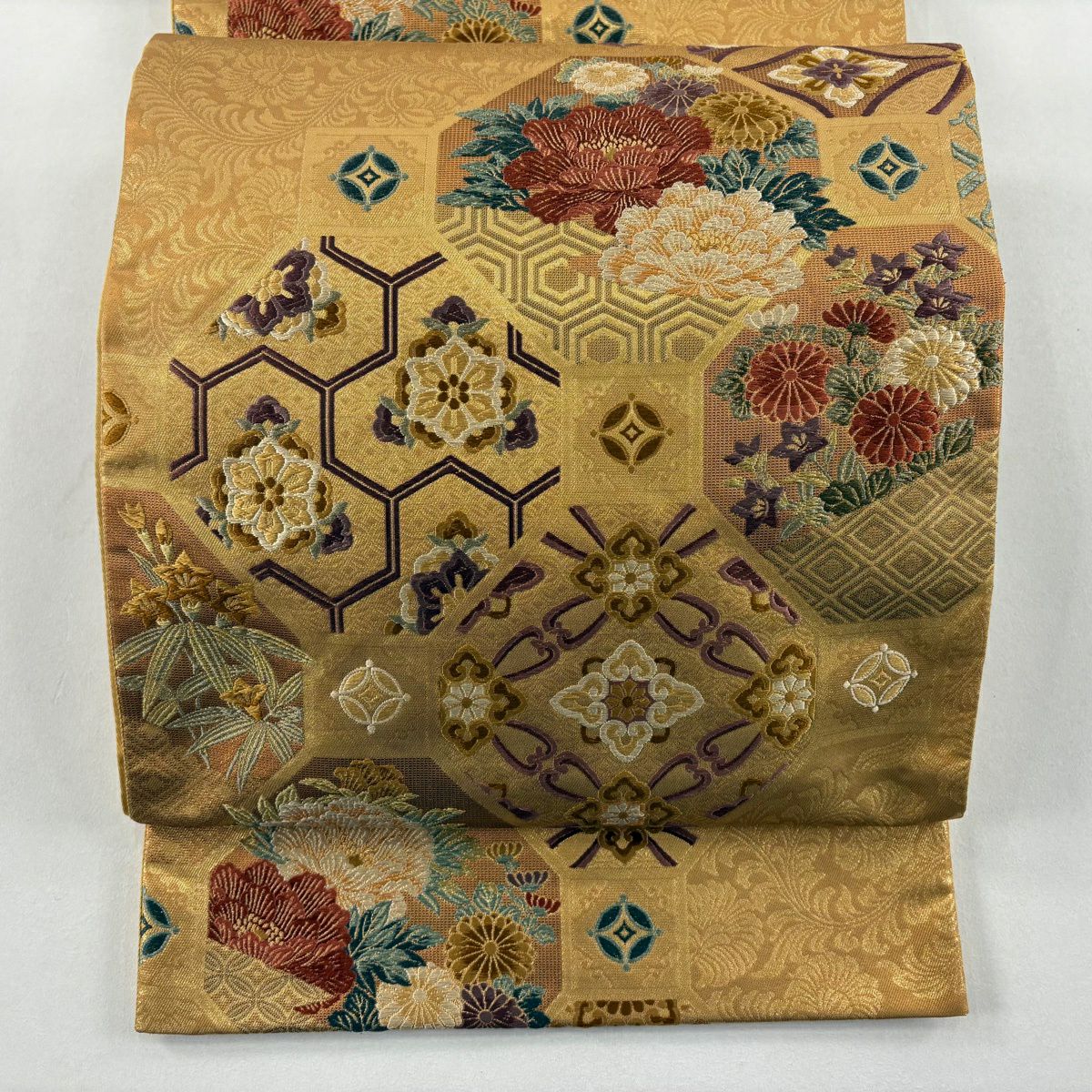 【美品】 袋帶 秀品級 有職圖案 草花紋 金線 金金箔 山吹茶 六通 純蠶絲