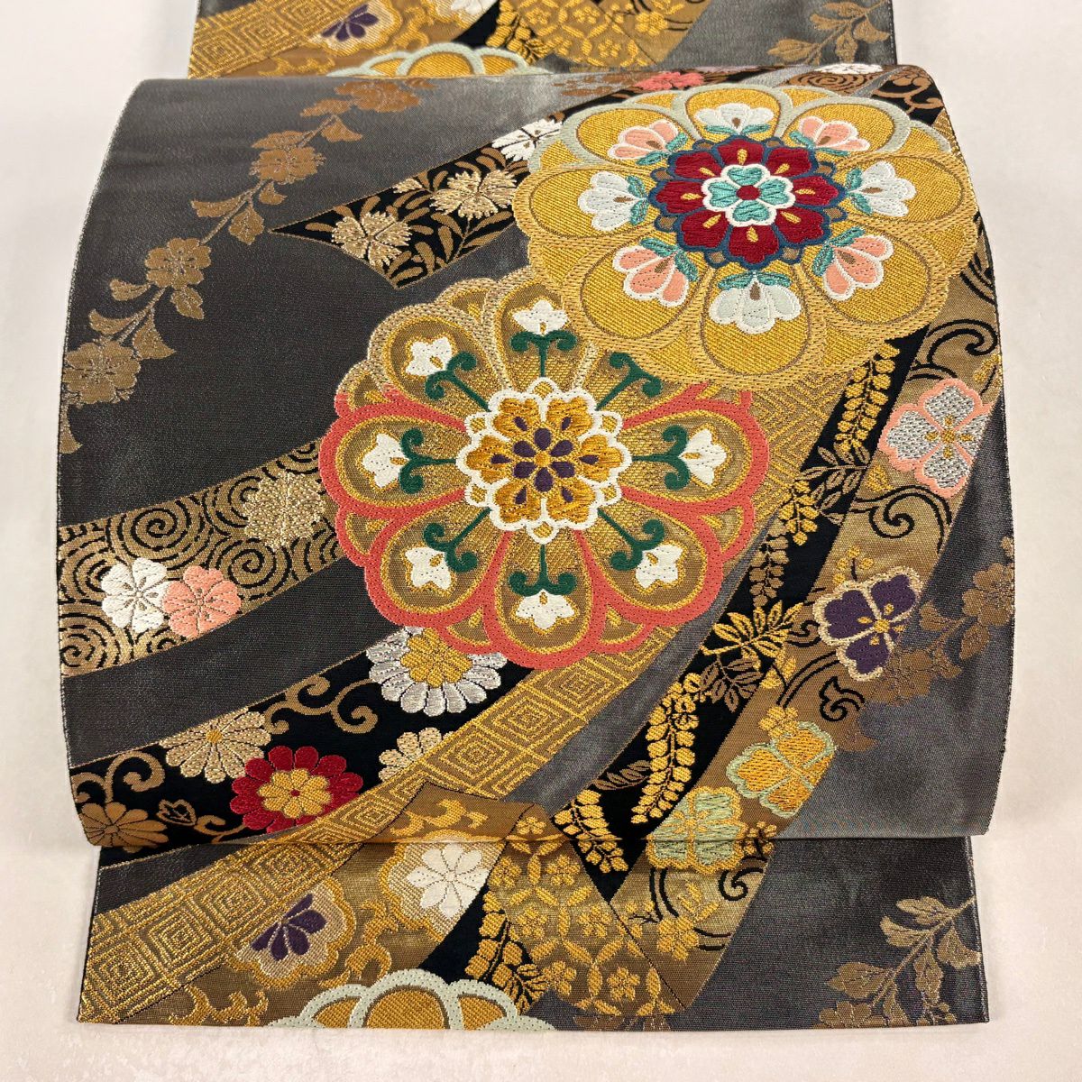 【美品】 袋帶 秀品級 華紋 熨斗紋 金銀絲 唐織 黑 全通 純蠶絲