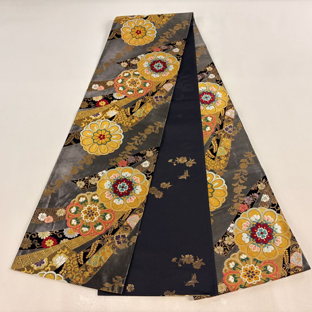 【美品】 袋帶 秀品級 華紋 熨斗紋 金銀絲 唐織 黑 全通 純蠶絲