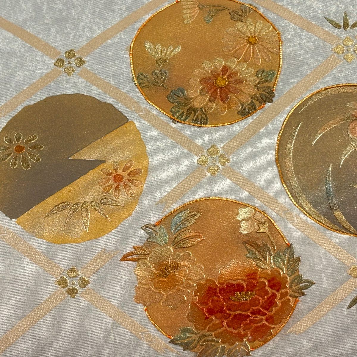 【美品】 名古屋帶 秀品級 格天井 花丸紋 金金箔 金銀彩 純蠶絲
