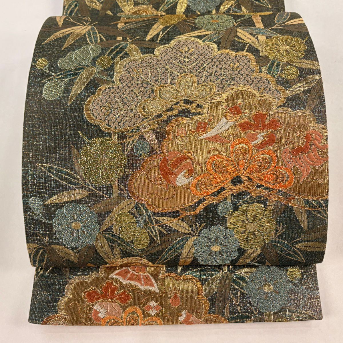 【美品】 袋帶 秀品級 振袖禮服禮服用 松樹竹子梅花 寶盡くし 金金箔 金絲 深綠 六通 純蠶絲