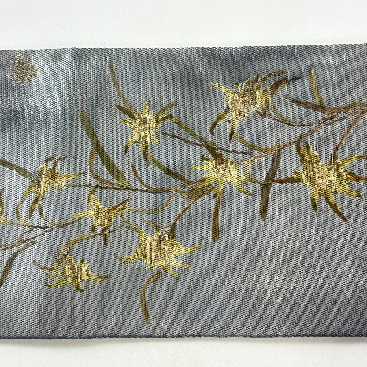 【美品】 名古屋帶 秀品級 花香織 草花紋紋 霞 金銀彩 紫 純蠶絲