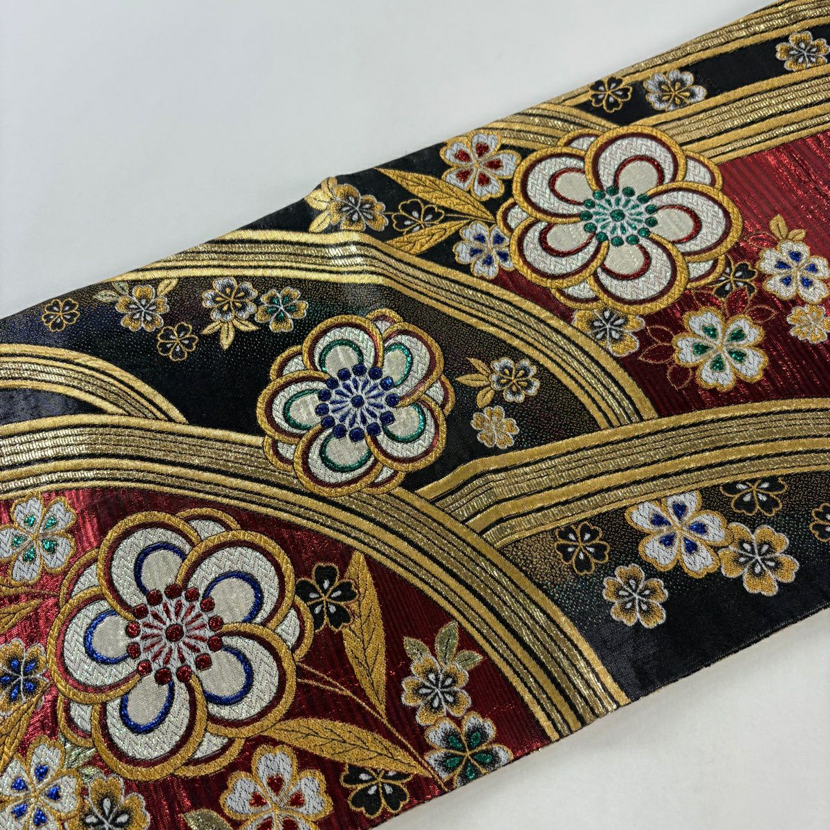 【美品】 袋帶 秀品級 ねじ梅花 櫻花 金金箔 唐織 茜 深紅 六通 純蠶絲
