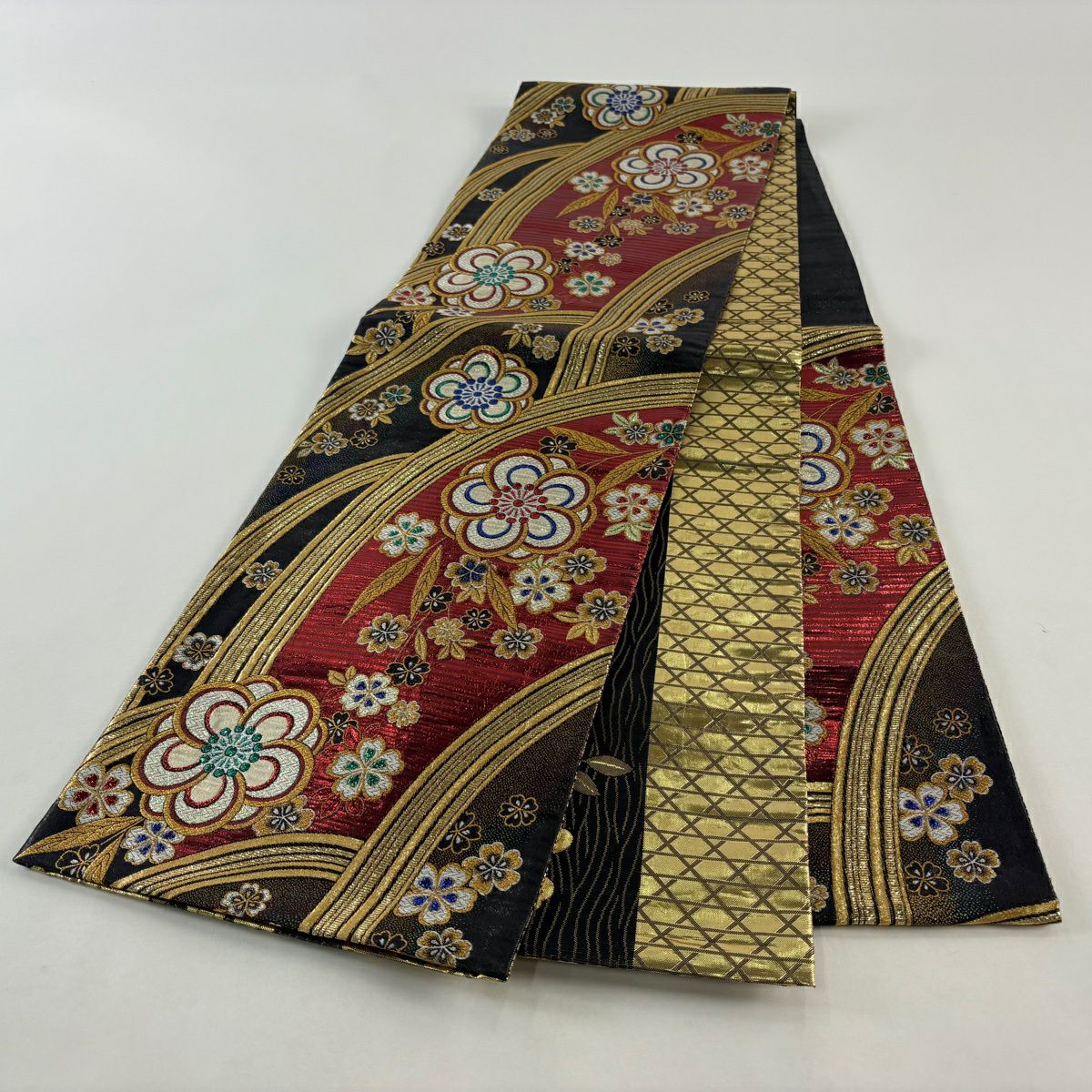 【美品】 袋帶 秀品級 ねじ梅花 櫻花 金金箔 唐織 茜 深紅 六通 純蠶絲