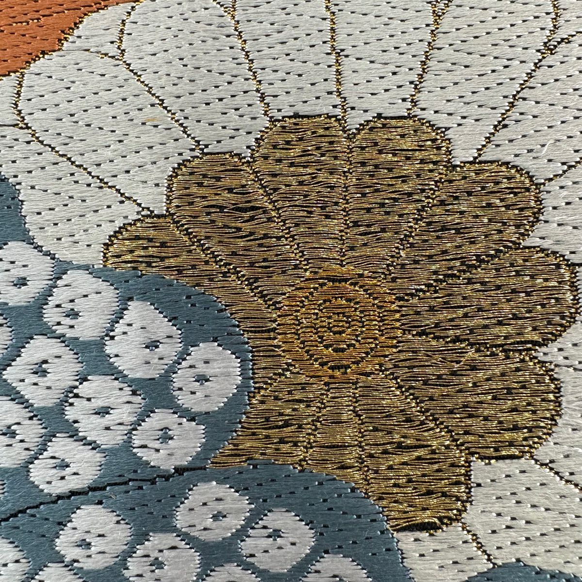 【美品】 袋帶 秀品級 菊花 波頭 唐織 金金箔 黑 六通 純蠶絲