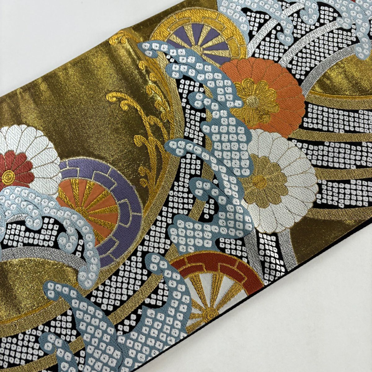 【美品】 袋帶 秀品級 菊花 波頭 唐織 金金箔 黑 六通 純蠶絲