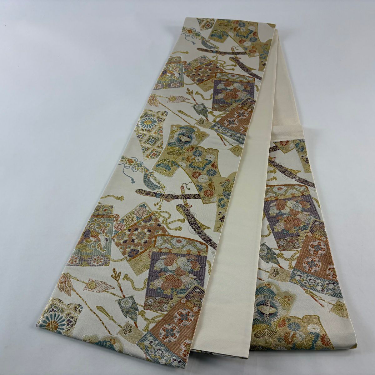 【美品】 袋帶 秀品級 鎧威 刀 金糸 金金箔 奶油 六通 純蠶絲