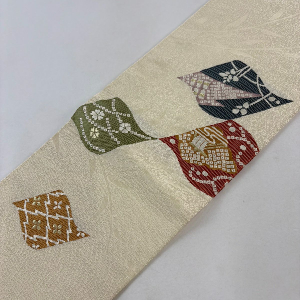 【美品】名古屋帶 秀品級 草花紋紋 波 金絲 奶油色 純蠶絲