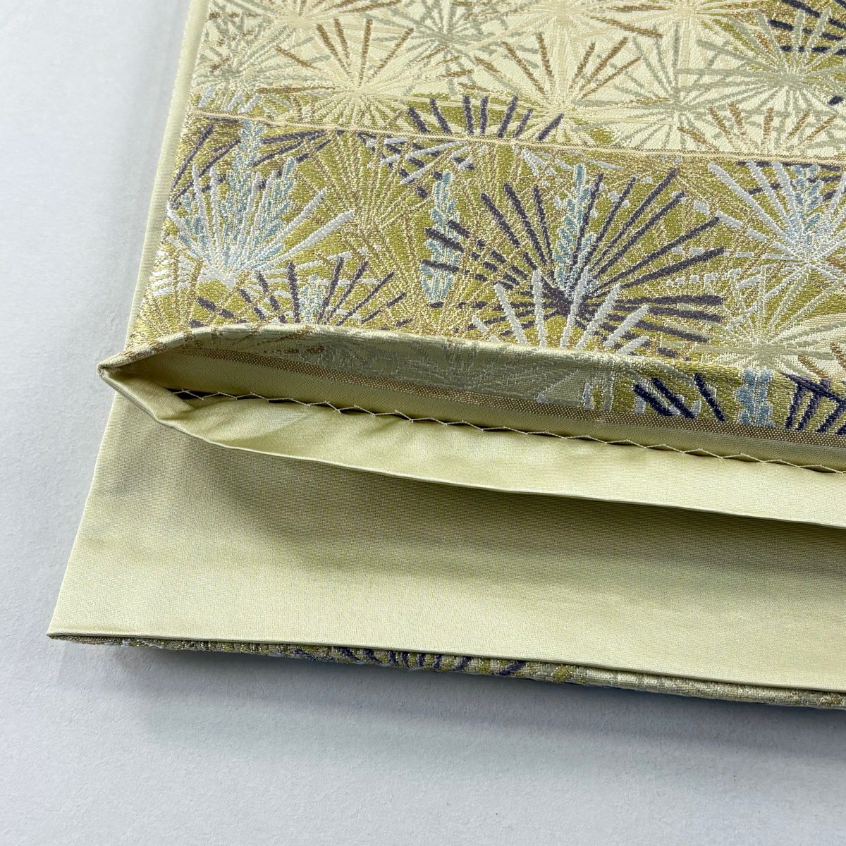 【美品】 袋帶 秀品級 松樹 金絲 金金箔 淺黃 六通 純蠶絲