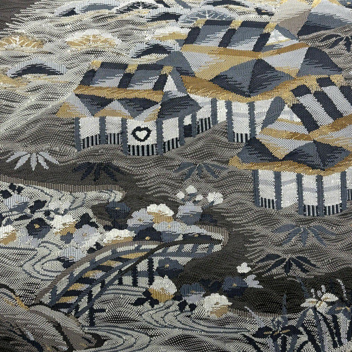 【美品】 袋帶 秀品級 家屋 松樹竹子梅花 銀線 灰色 大鼓圖案 純蠶絲
