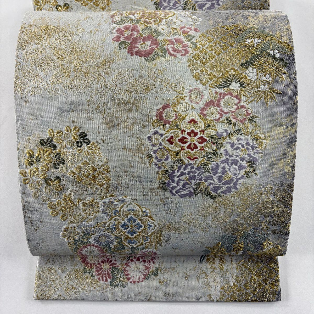 【美品】 袋帶 秀品級 四季樂花園 花丸紋 華紋 刺繡 金銀彩 灰白 六通 純蠶絲