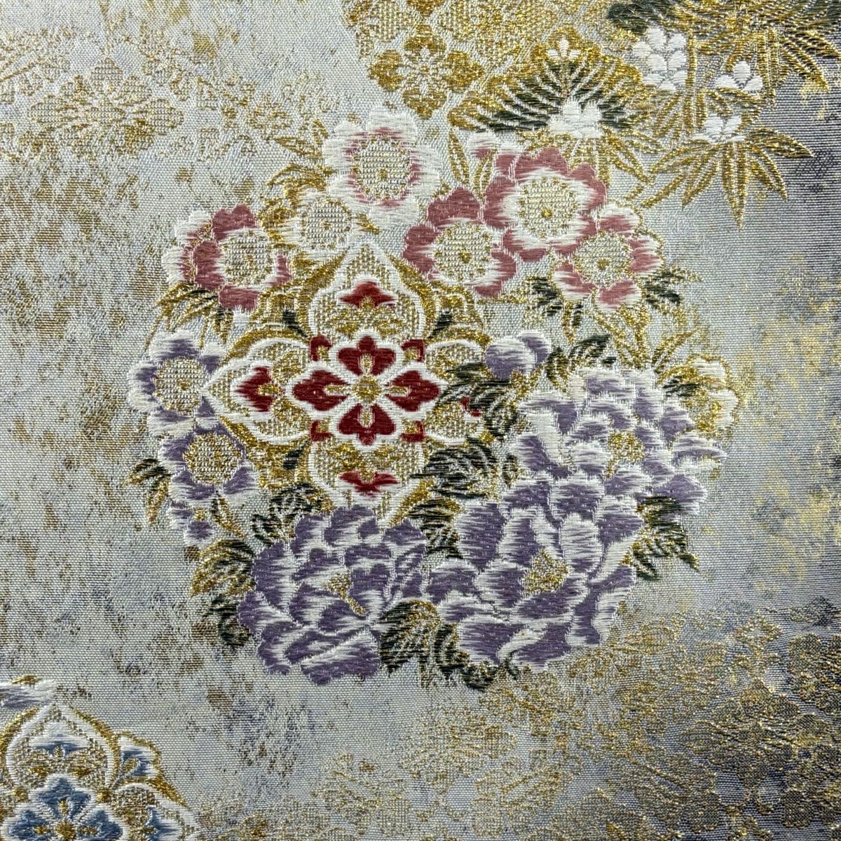 【美品】 袋帶 秀品級 四季樂花園 花丸紋 華紋 刺繡 金銀彩 灰白 六通 純蠶絲