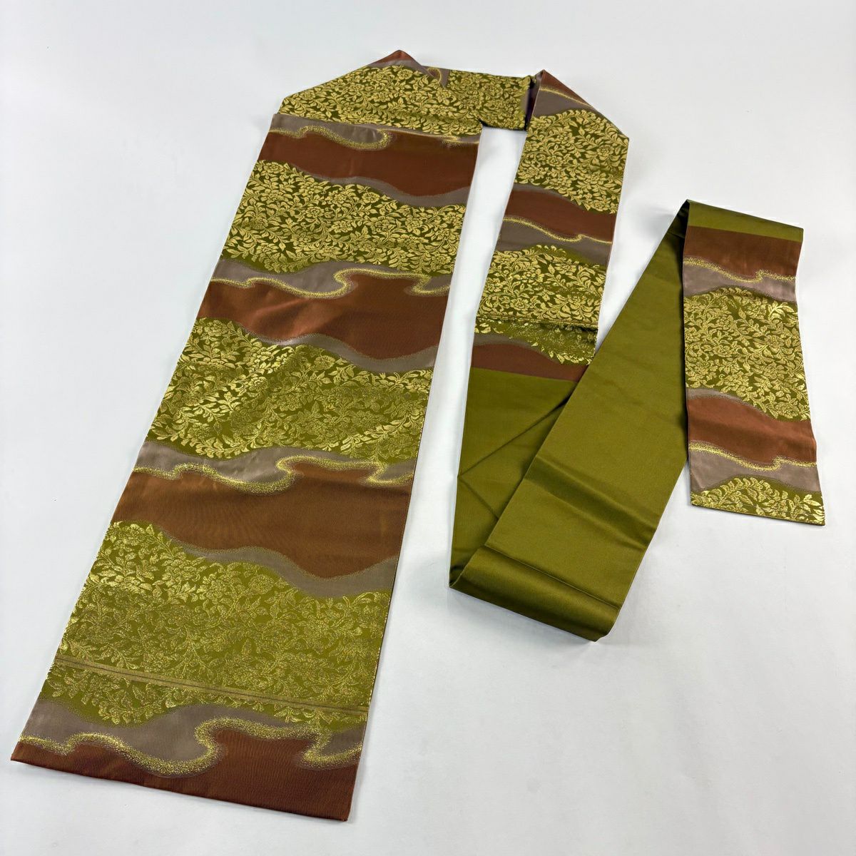 【美品】 名古屋帶 秀品級 花唐草紋 霞 金金箔 鶯 純蠶絲