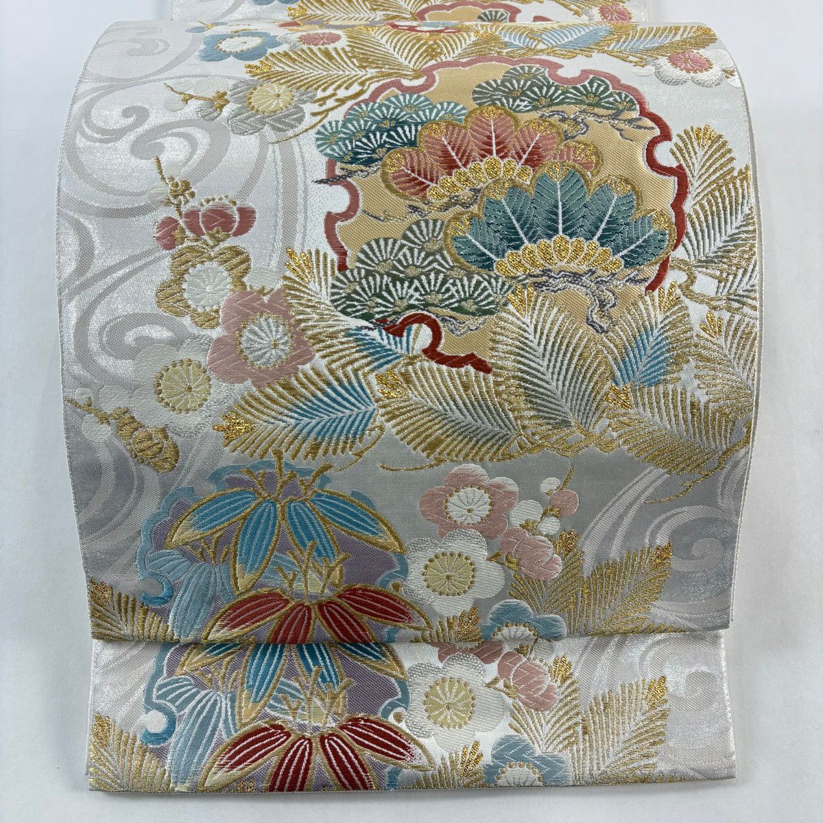 【美品】 袋帶 秀品級 有落款 流水雪輪松樹映文 唐織 金金箔 銀色 六通 純蠶絲