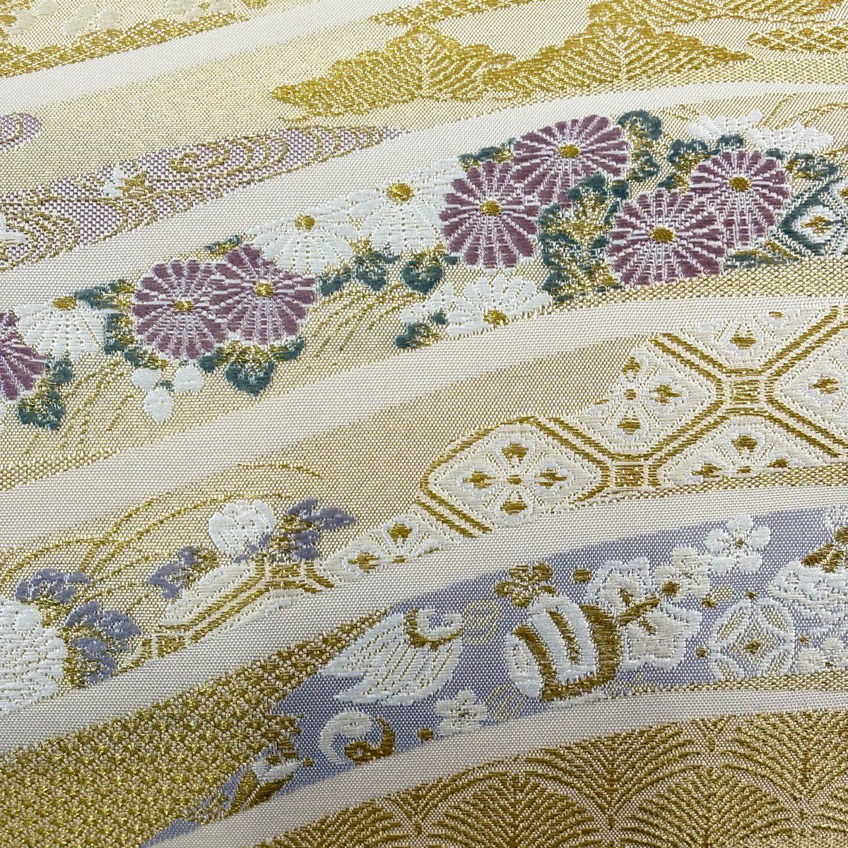 【美品】 袋帶 名品級 熨斗紋流文 熨斗紋 草花紋 金糸 金金箔 米色 六通 純蠶絲