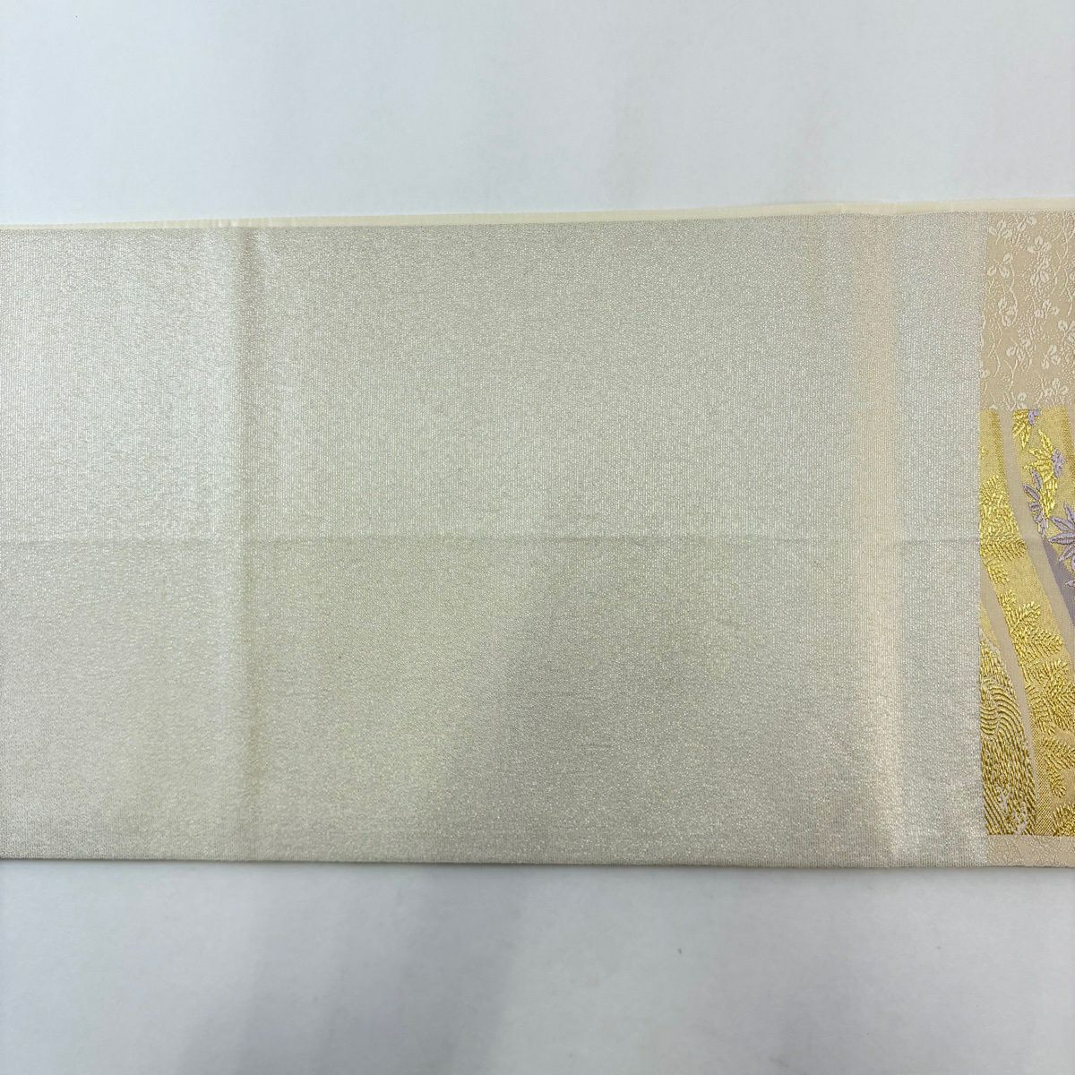 【美品】 袋帶 名品級 熨斗紋流文 熨斗紋 草花紋 金糸 金金箔 米色 六通 純蠶絲