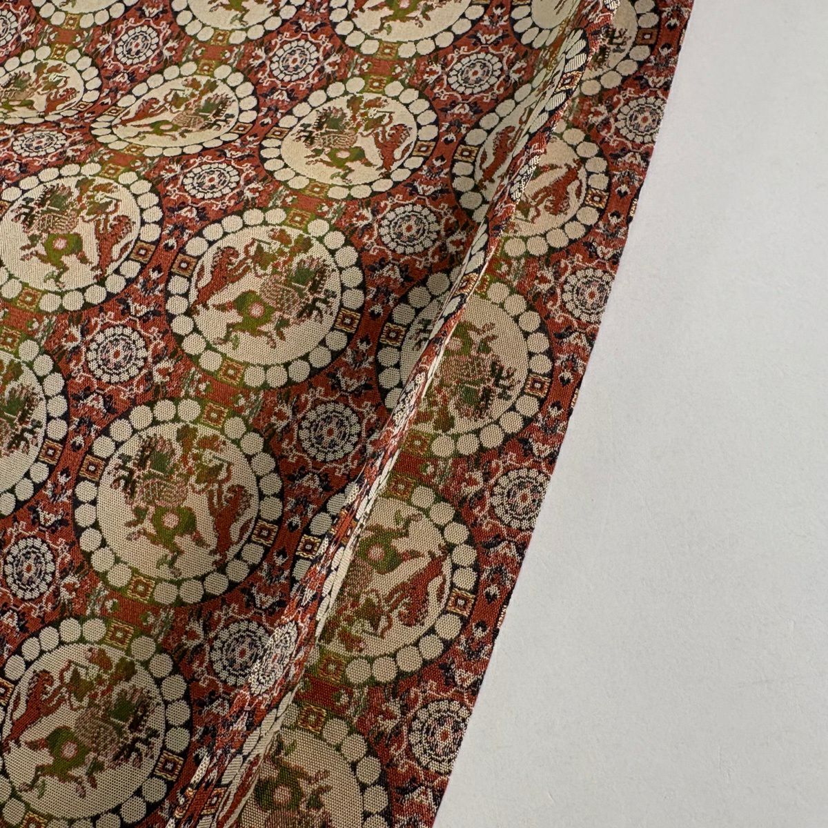 【美品】 開口名古屋帶 名品級 龍村美術織物 連珠獅子狩文錦 紅茶 純蠶絲