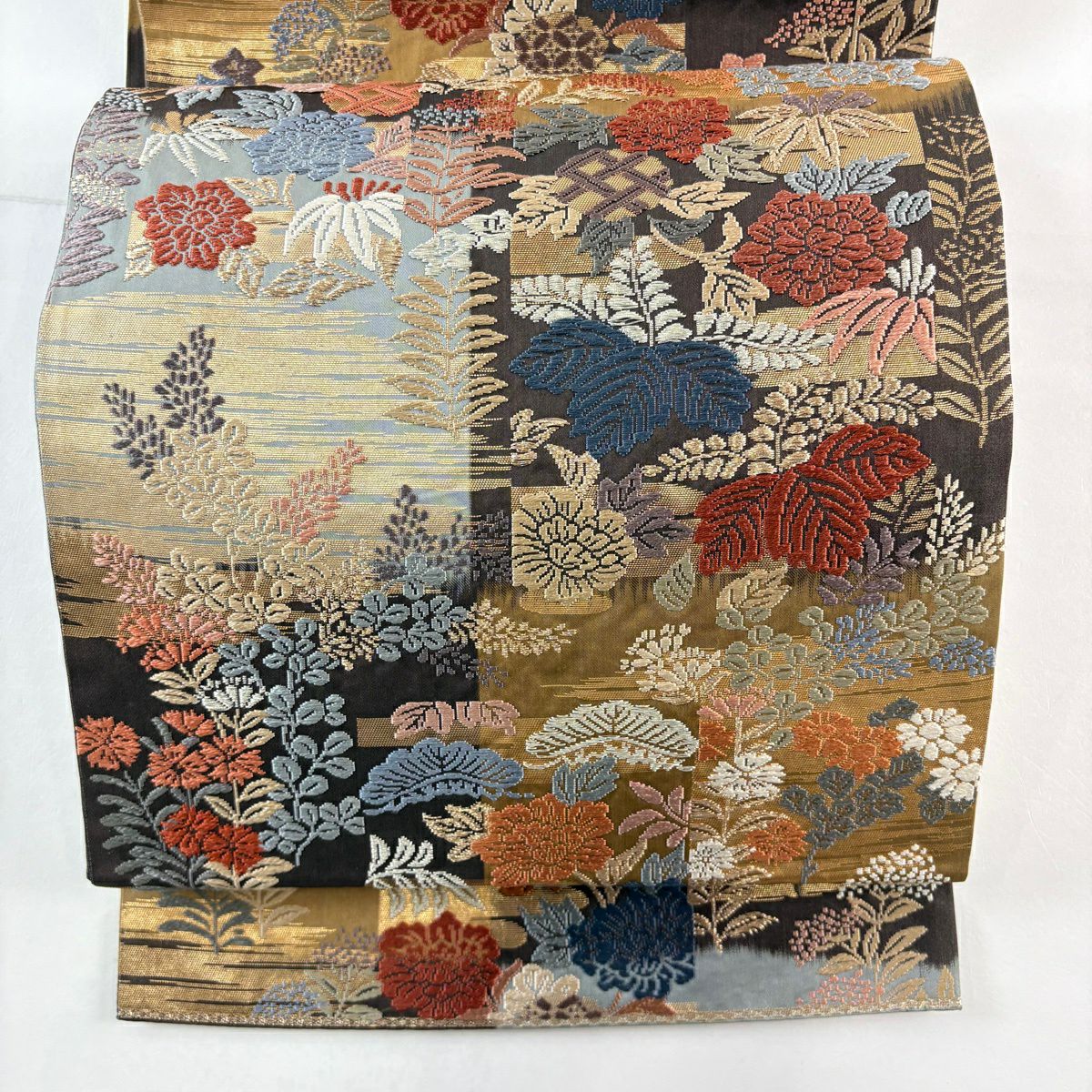 【美品】 袋帶 名品級 關西仕立 草花紋 霞 金金箔 金銀彩 山吹茶 六通 純蠶絲