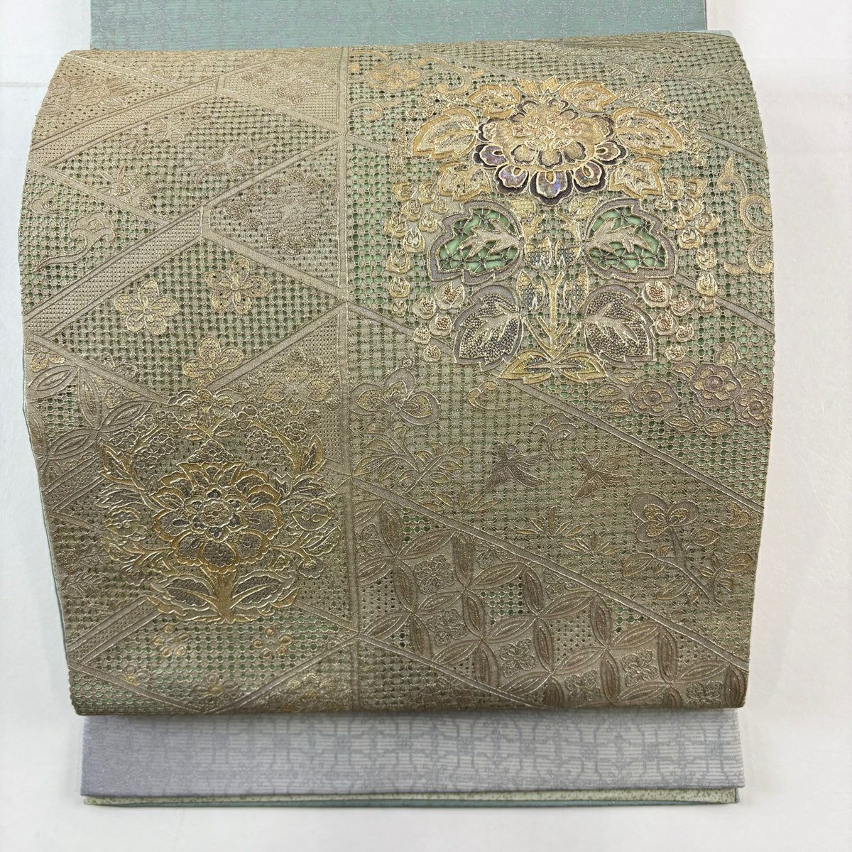 【美品】 袋帶 名品級 草花紋紋 七寶紋 螺鈿 刺繡 米色 大鼓圖案 純蠶絲