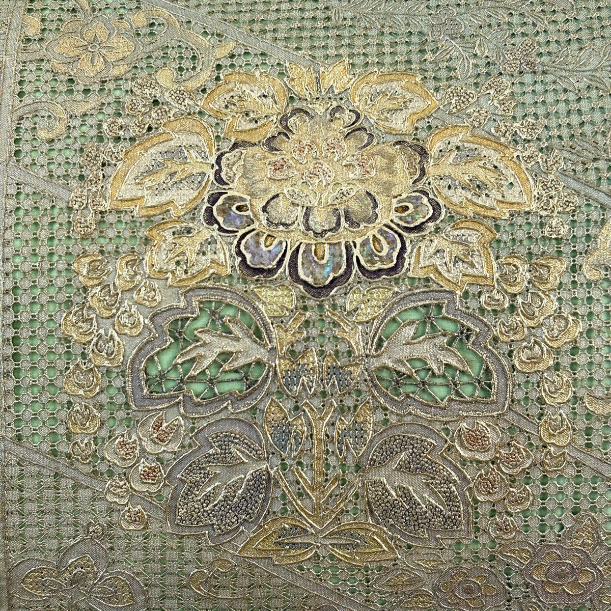 【美品】 袋帶 名品級 草花紋紋 七寶紋 螺鈿 刺繡 米色 大鼓圖案 純蠶絲