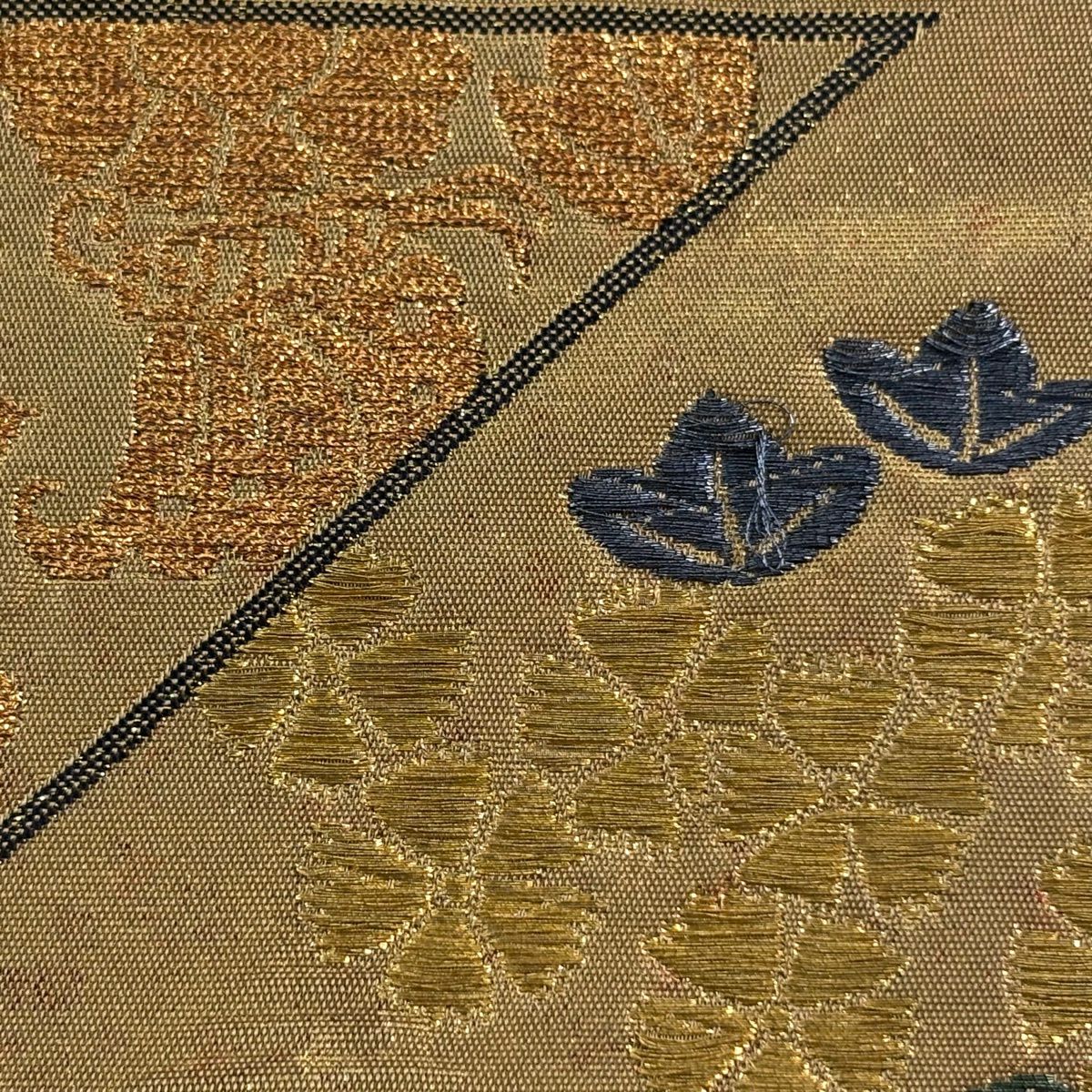 【美品】 袋帶 名品級 附落款 コシノヒロコ 菊花 幾何圖案 金絲 金金箔 金色 六通 純蠶絲