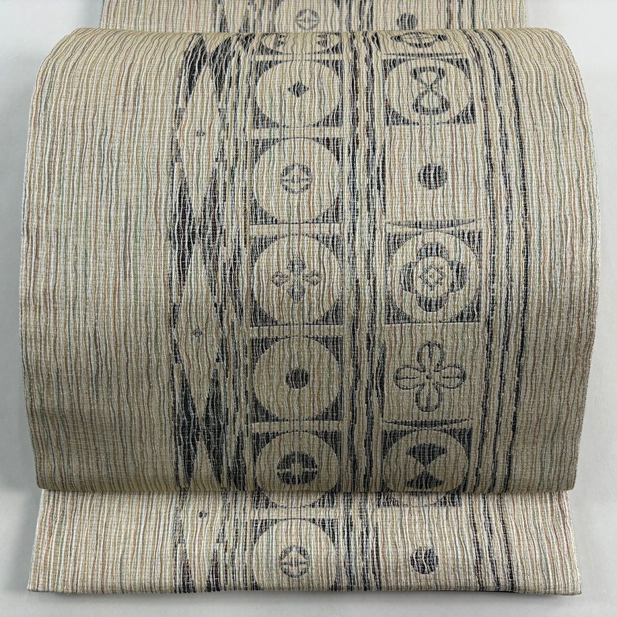 【美品】 袋帶 名品級 落款あり 古賀勝幸 花 丸文 金絲 米色 全通 純蠶絲