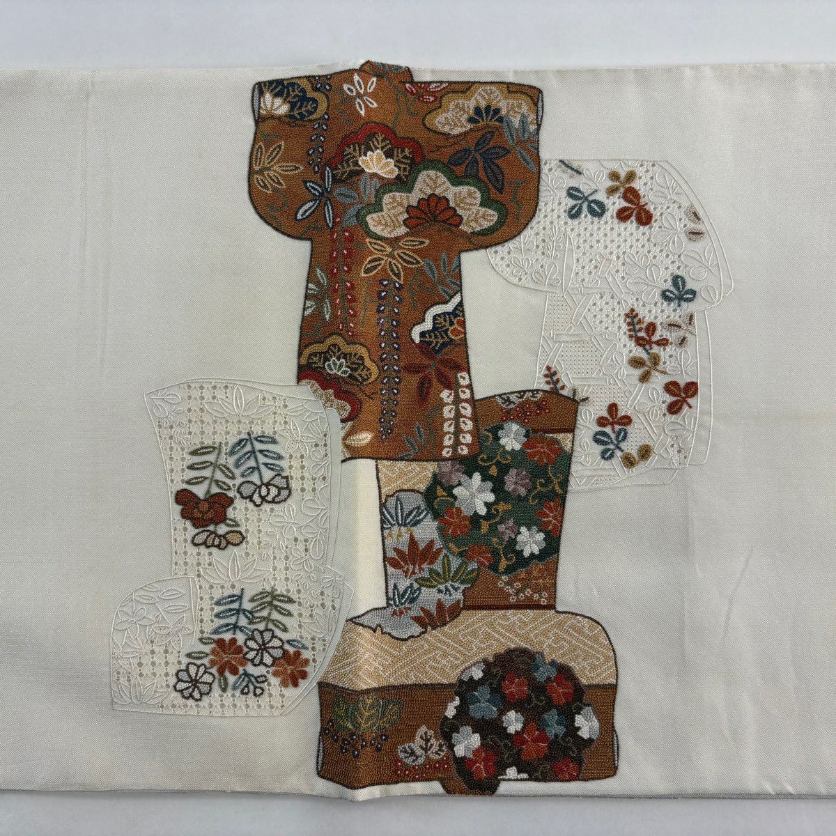 袋帶 名品級 和服 草花紋刺繡 奶油色 大鼓圖案 純蠶絲