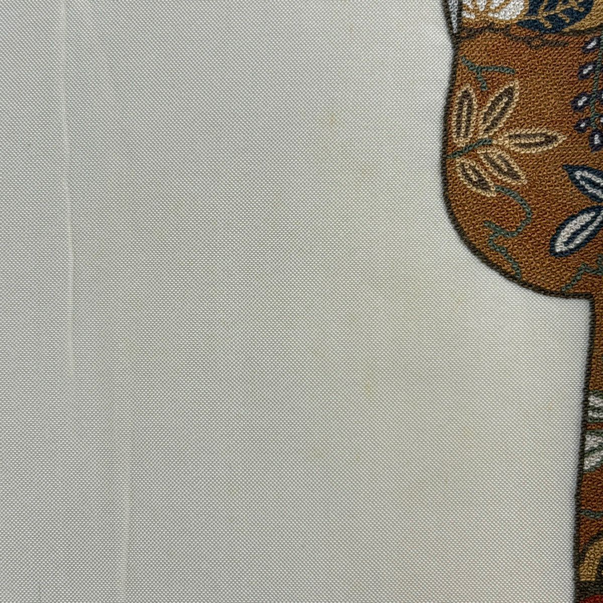 袋帶 名品級 和服 草花紋刺繡 奶油色 大鼓圖案 純蠶絲