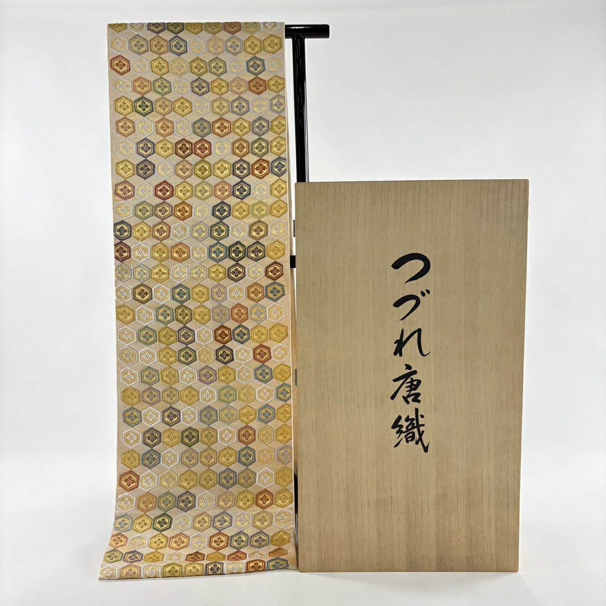 袋帶 逸品級 附落款 織匠十一代 篠屋宗兵衛 附共箱 龜甲花 つづれ唐織 金絲 奶油色 六通 純蠶絲