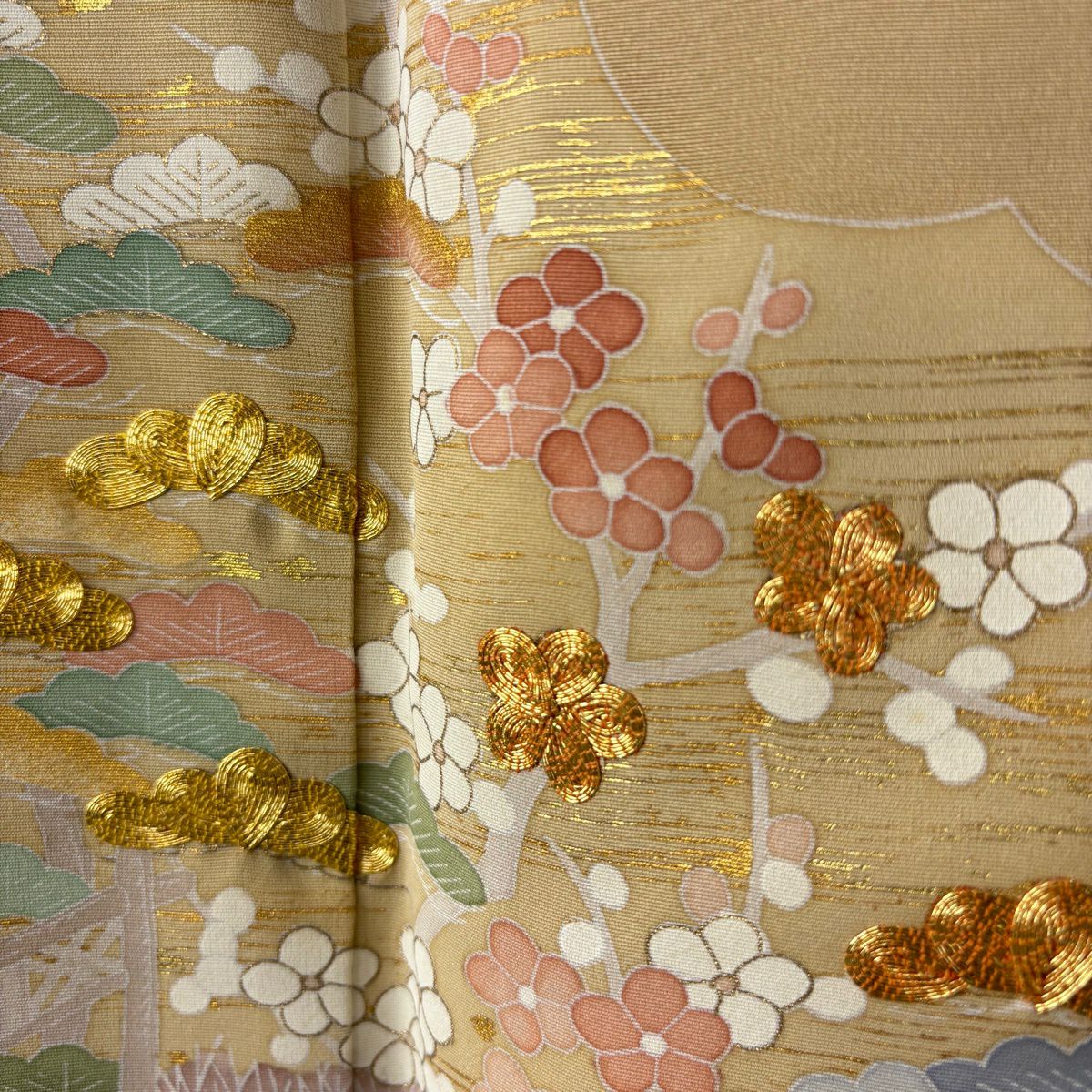 色留袖禮服 身長156.5cm 袖長62.5cm S 雙層 千總 落款あり 茶屋辻 金絲 金銀彩 米色 純蠶絲 逸品級 三つ紋