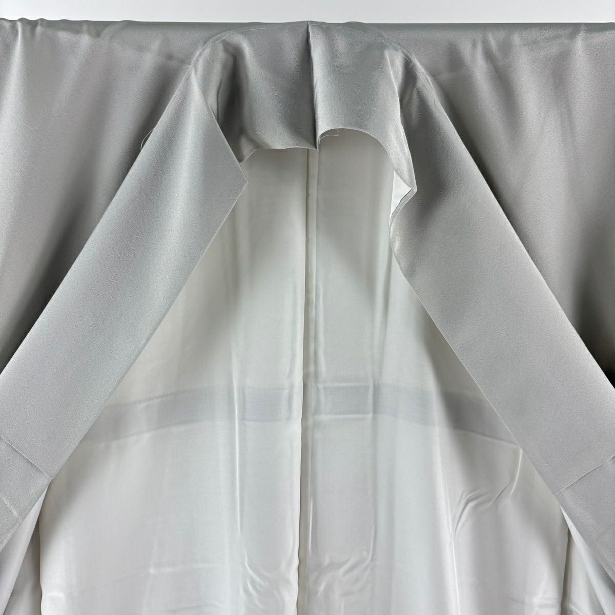 灰色留袖禮服 身長168.5cm 袖長66cm M 雙層 人間國寶 福田喜重 落款あり 枝梅花刺繡金銀彩 純蠶絲 逸品級