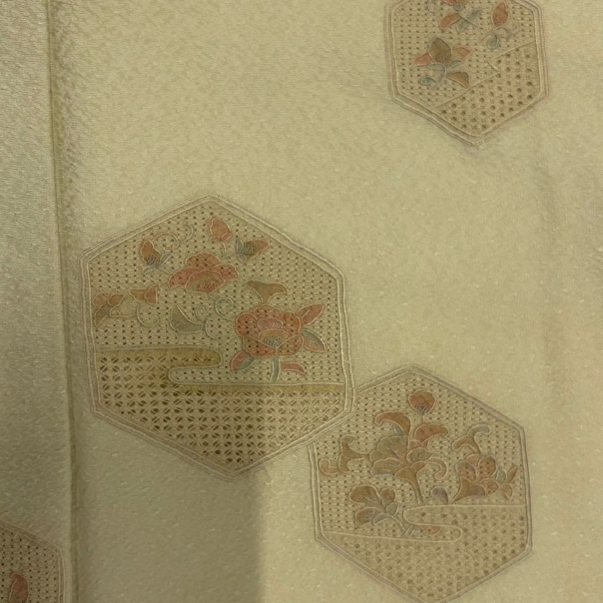 付下 身長158cm 袖長62.5cm S 雙層 龜甲 草花紋紋 刺繡 米色 純蠶絲 優品級