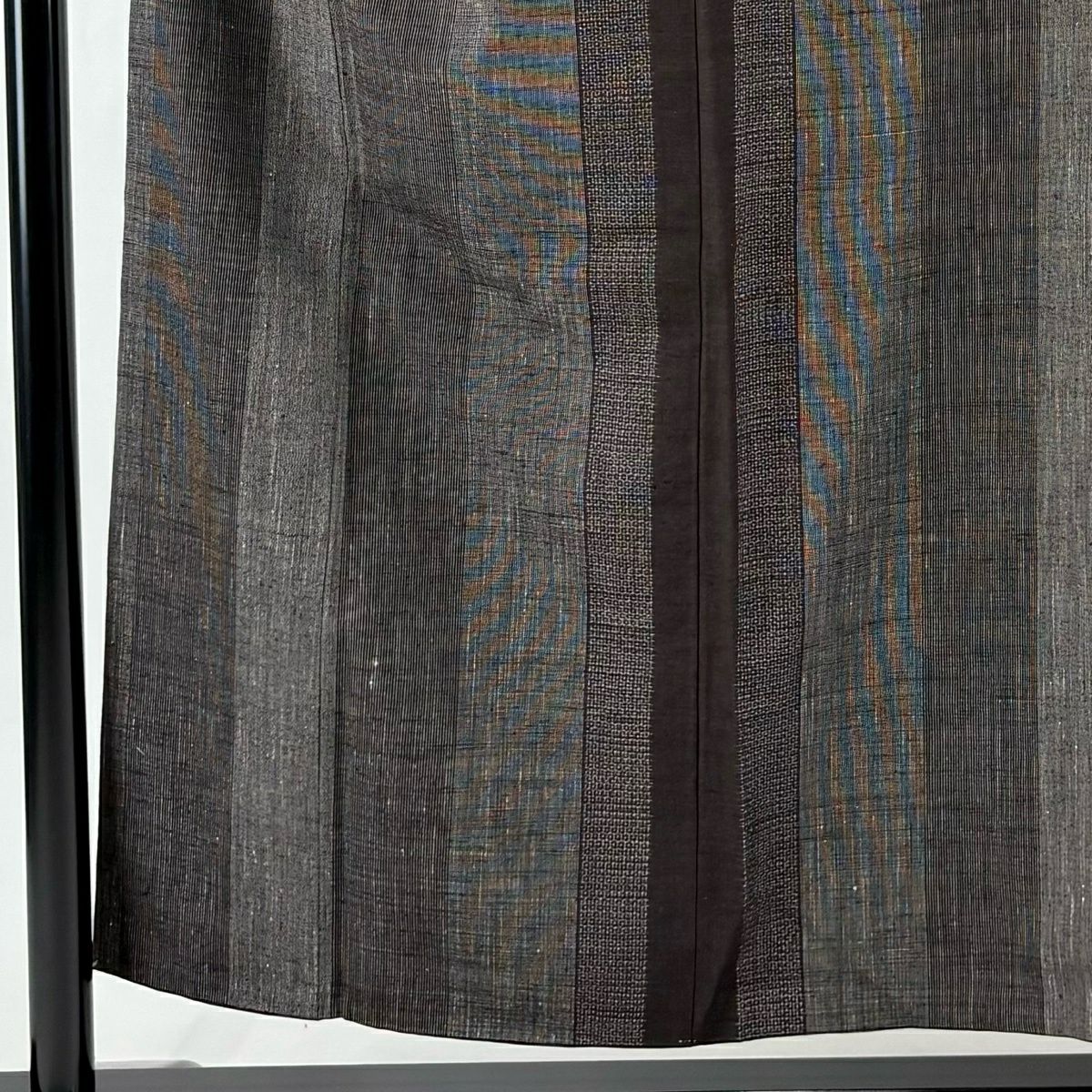 【美品】結城紬織 身長154.5cm 袖長65cm M 雙層 はたおり娘 やまと 證書あり 縞 龜甲絣 焦茶 純蠶絲 逸品級