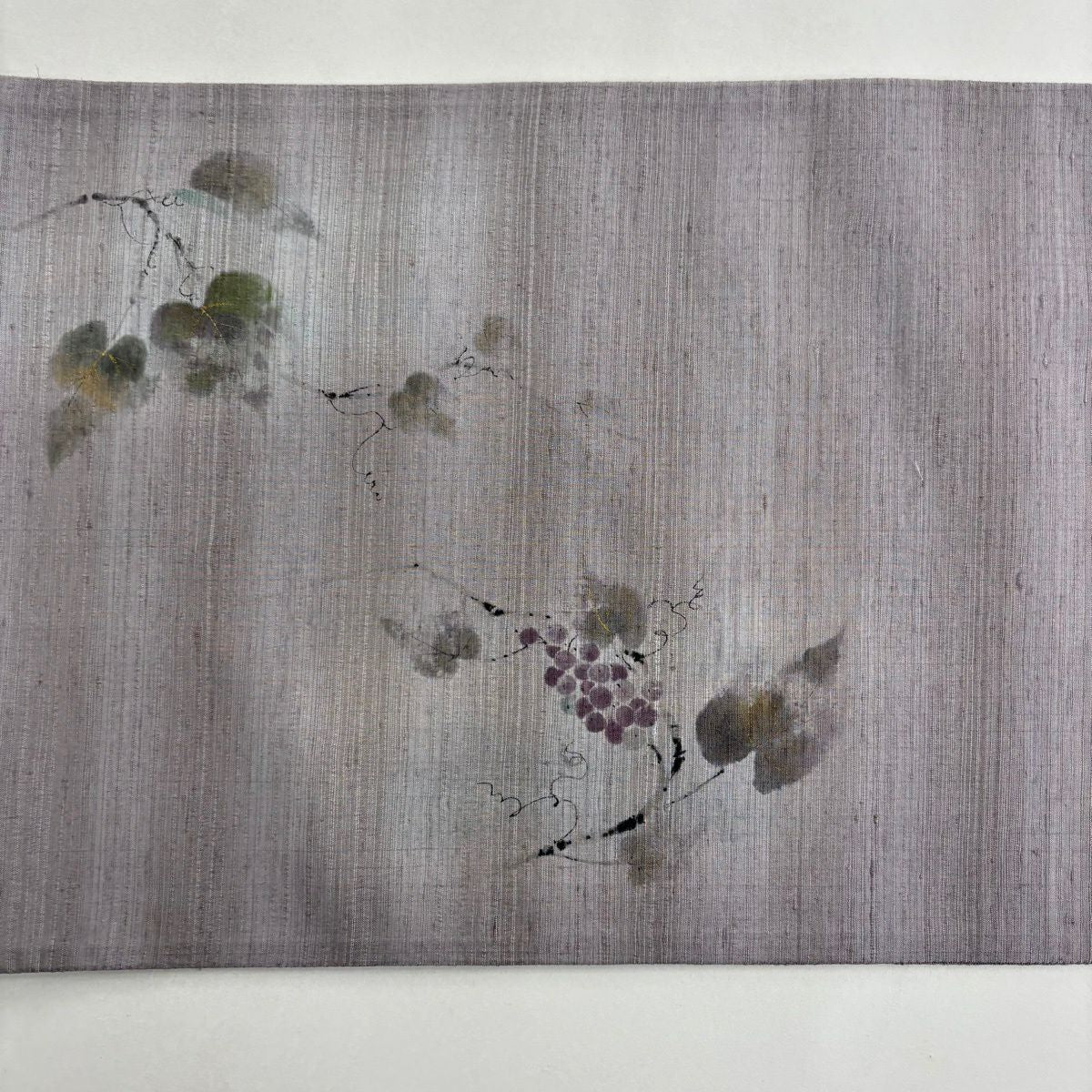 【美品】 袋帶 名品級 落款あり 紬織織 關西仕立 葡萄 龍蝦 金彩裝飾 灰紫 お太鼓柄 純蠶絲