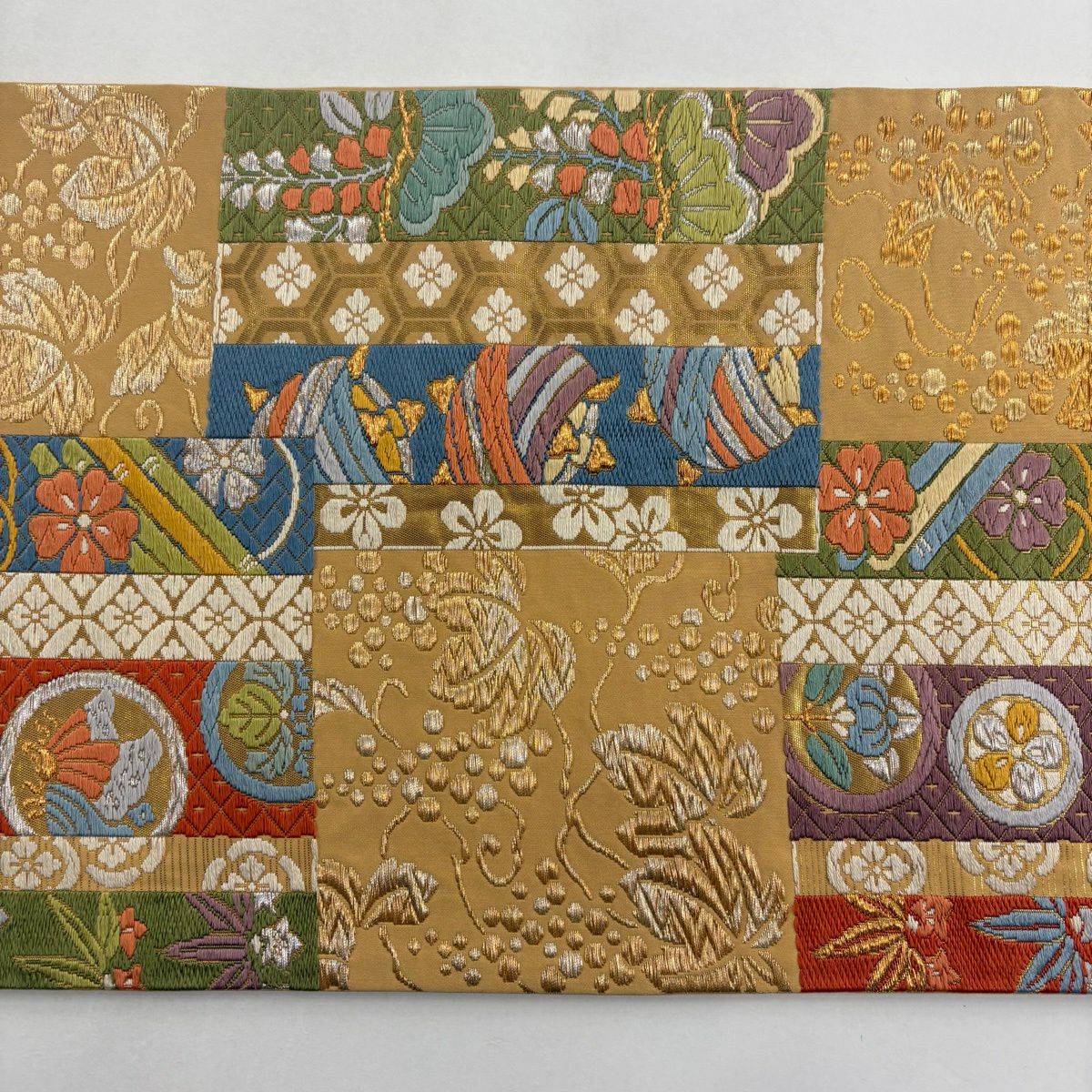 【美品】 袋帶 名品級 葡萄 線卷刺繡 金銀彩 山吹茶 六通 純蠶絲