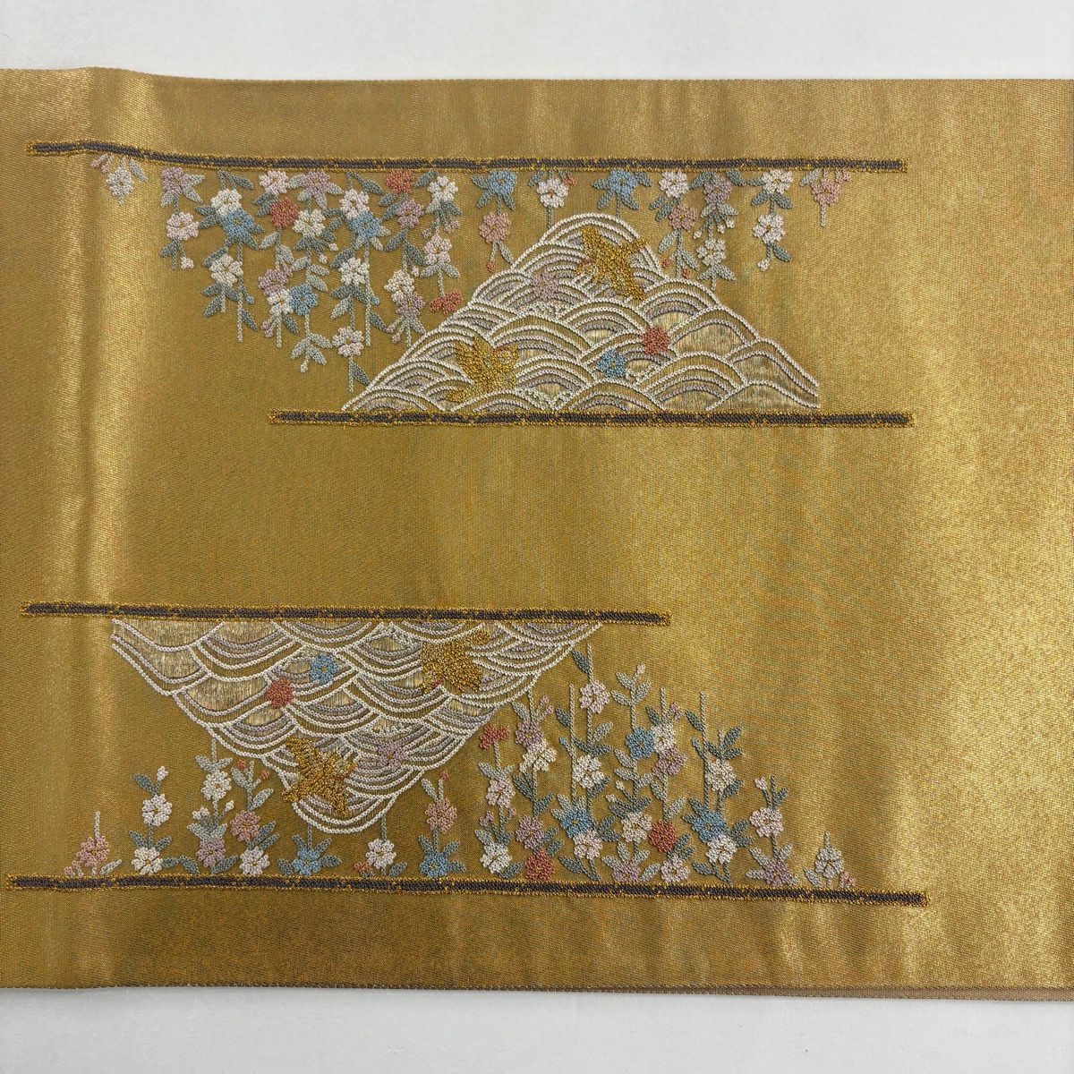 【美品】 袋帶 名品級 關西仕立 雪垂櫻 波 相良刺繡 金線 金色 大鼓圖案 純蠶絲