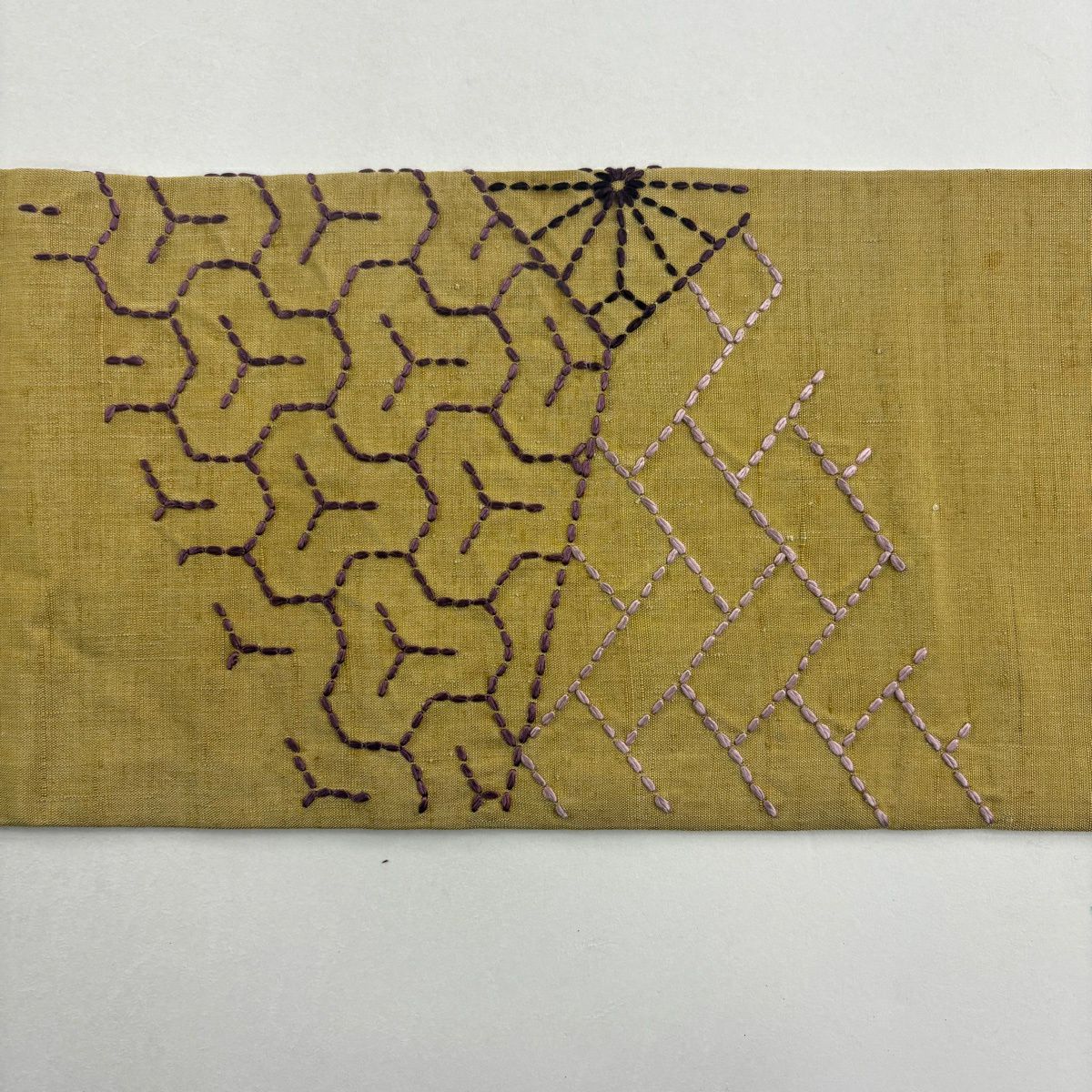 名古屋帶 名品級 紬織織 麻葉 毘沙門龜甲 刺繡 黃土 純蠶絲