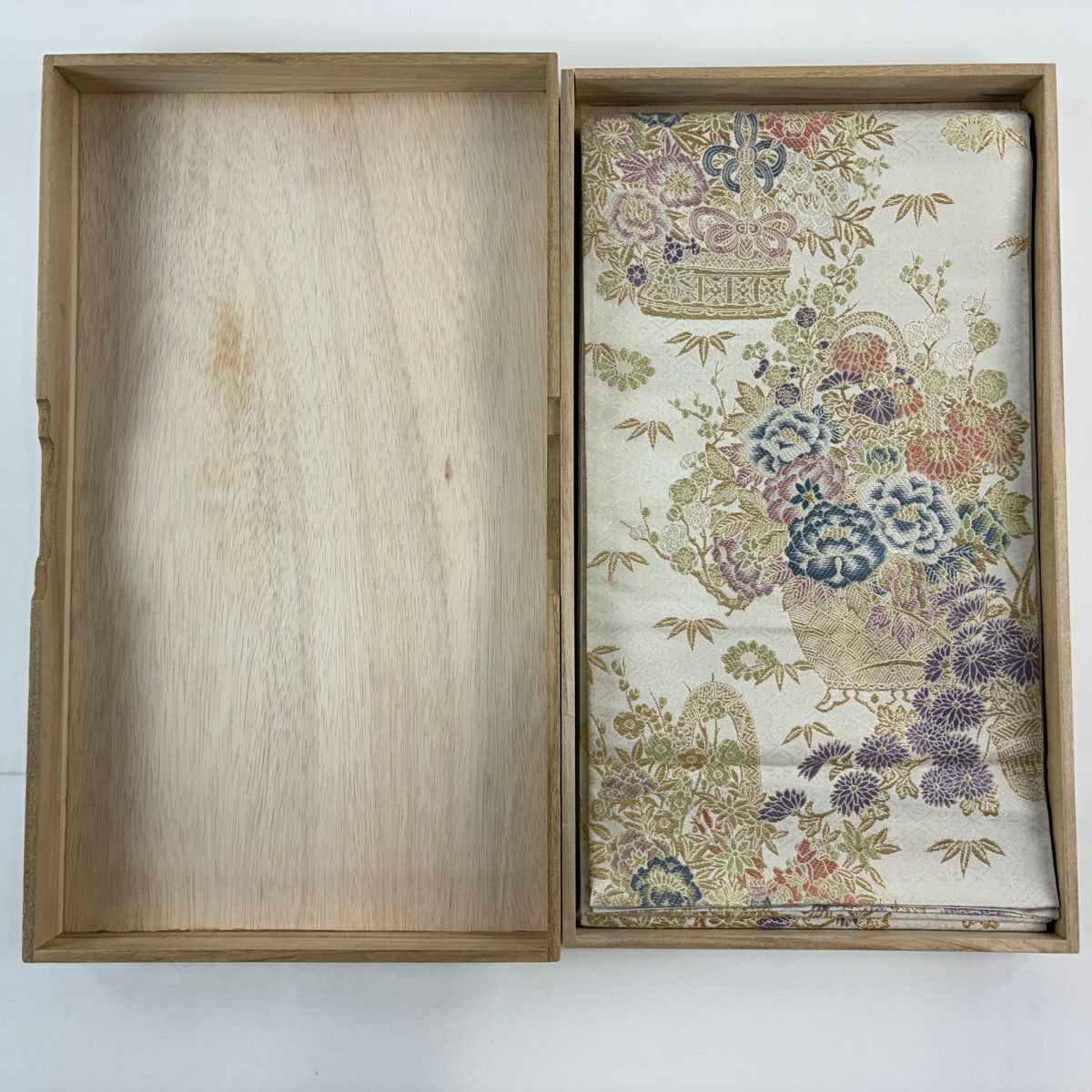 【美品】 袋帶 逸品級 木村雨山監修 落款あり 共箱付き 加賀友禪 古田芳彩 花車 花籠 梅花竹子 金糸 金金箔 灰白 六通 純蠶絲
