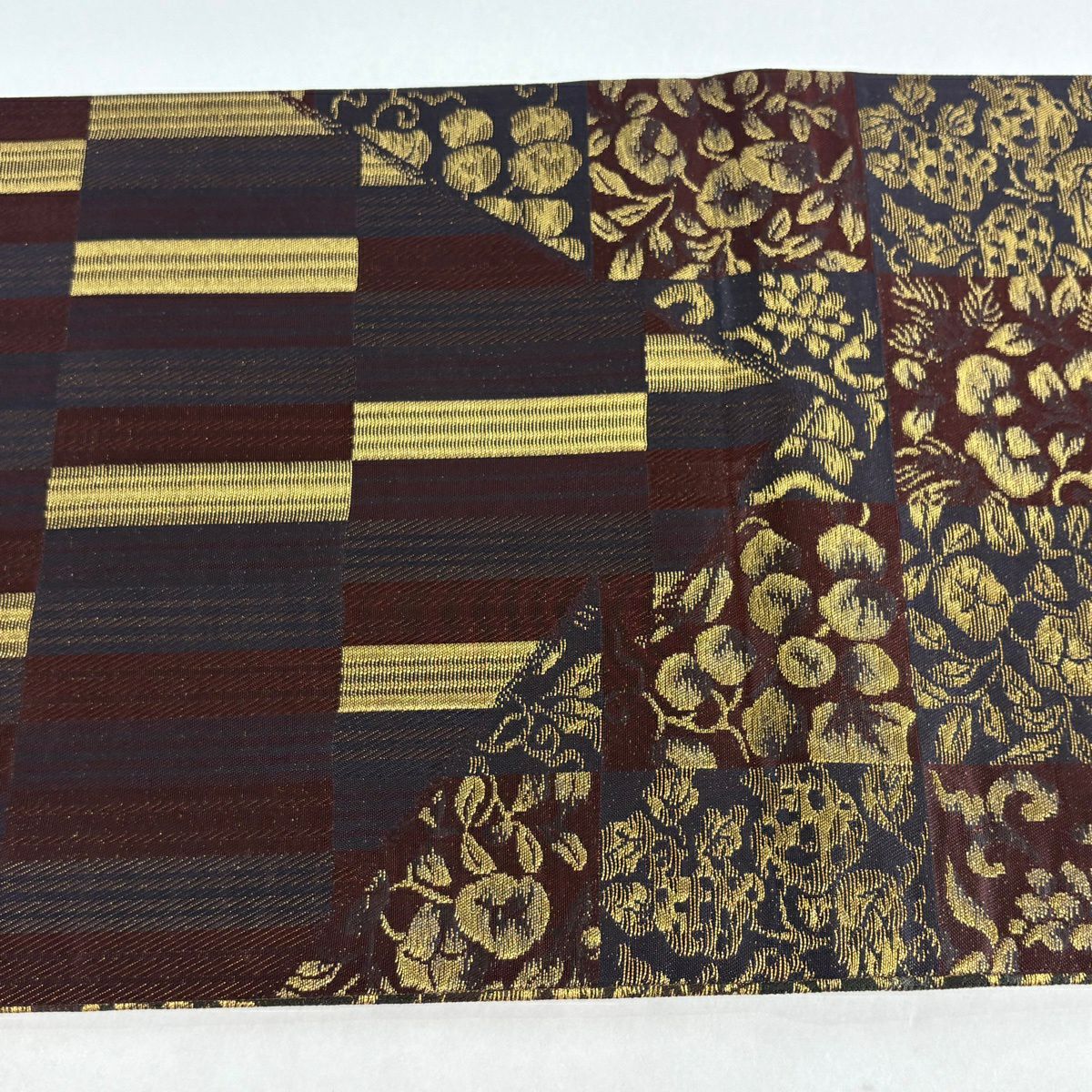 【美品】 袋帶 逸品級 誉田屋源兵衛 落款 草花紋紋 縞紋 金絲 金金箔 焦茶 全通 純蠶絲