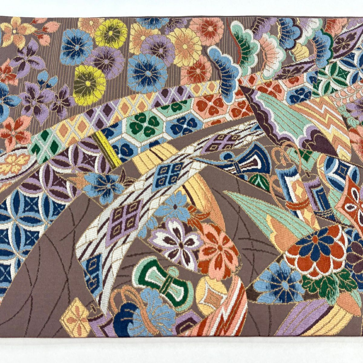 【美品】 袋帶 逸品級 白綾苑大庭 落款あり 松樹竹子梅花 寶盡くし 刺繡 金金箔 茶紫 六通 純蠶絲