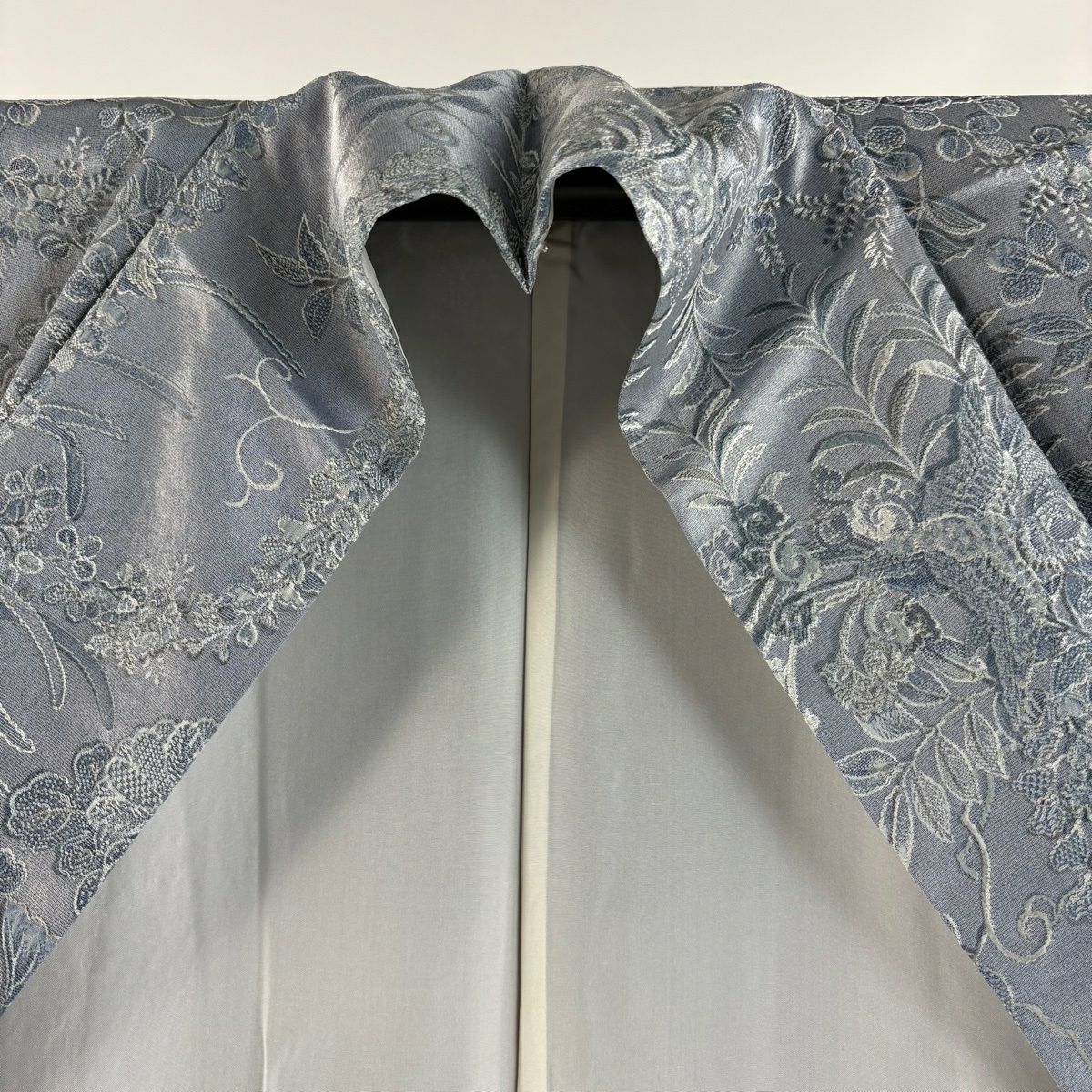 訪問服 身長169cm 袖長69.5cm L 雙層 山岡古都 紋意匠 落款あり 松樹 櫻花 青灰 純蠶絲 逸品級