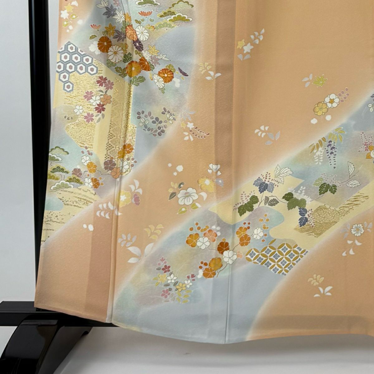 訪問服 身長162.5cm 袖長64.5cm M 單層 千總 有落款 菊花 龜甲 金絲 金銀彩 淺橙色 純蠶絲 逸品級