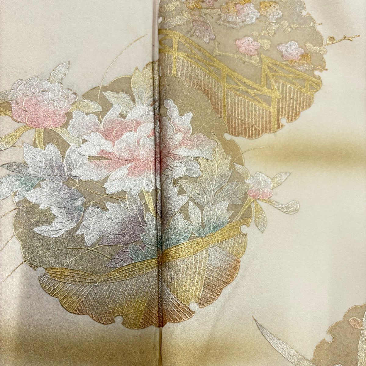 付下 身長158.5cm 袖長64cm M 雙層 和田光正 落款あり 雪輪 草花紋 金銀彩 漸層 米色 純蠶絲 名品級