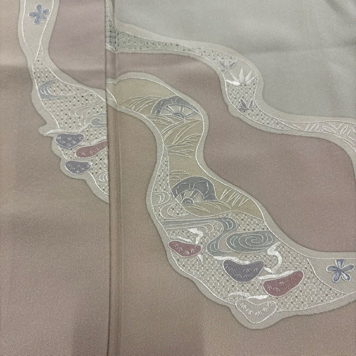 【美品】 小紋 身長171cm 袖長65cm M 雙層 片輪車 松樹 刺繡 灰紫 純蠶絲 秀品級