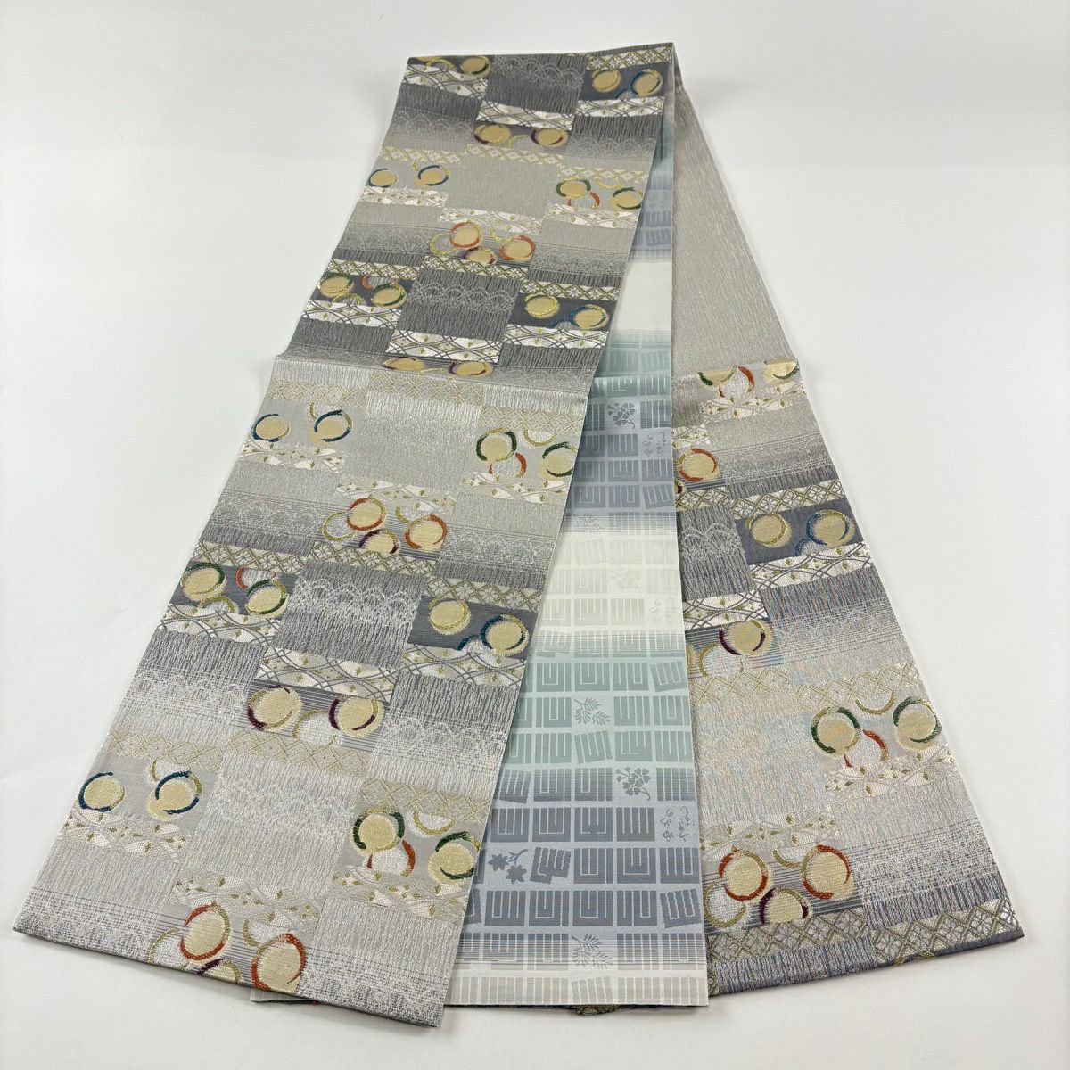 【美品】 袋帶 名品級 市松樹圓想文 金銀絲 金金箔 灰色 六通 純蠶絲