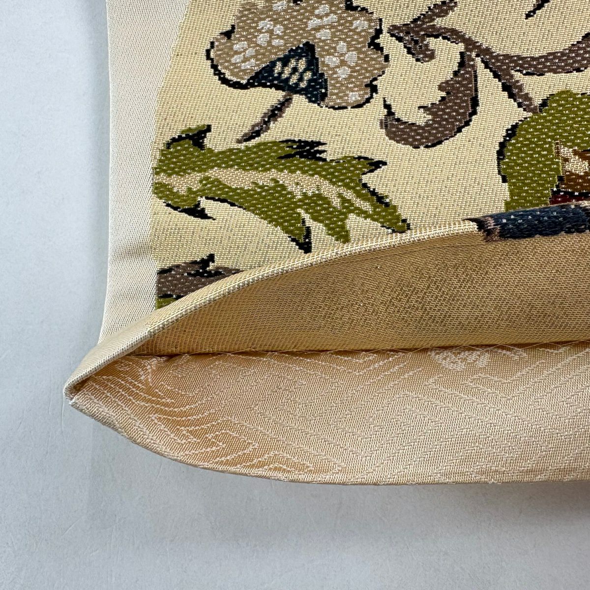 【美品】 袋帶 名品級 草花紋紋 かぶ 金金箔 金絲 金 六通 純蠶絲
