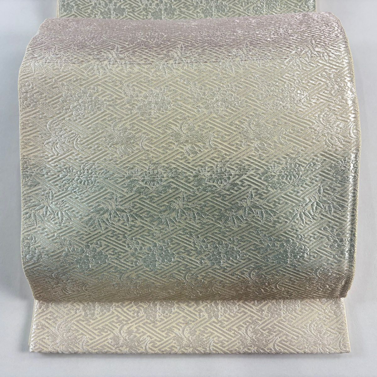 【美品】 袋帶 名品級 紗綾形 竹子梅花 唐織 奶油色 六通 純蠶絲