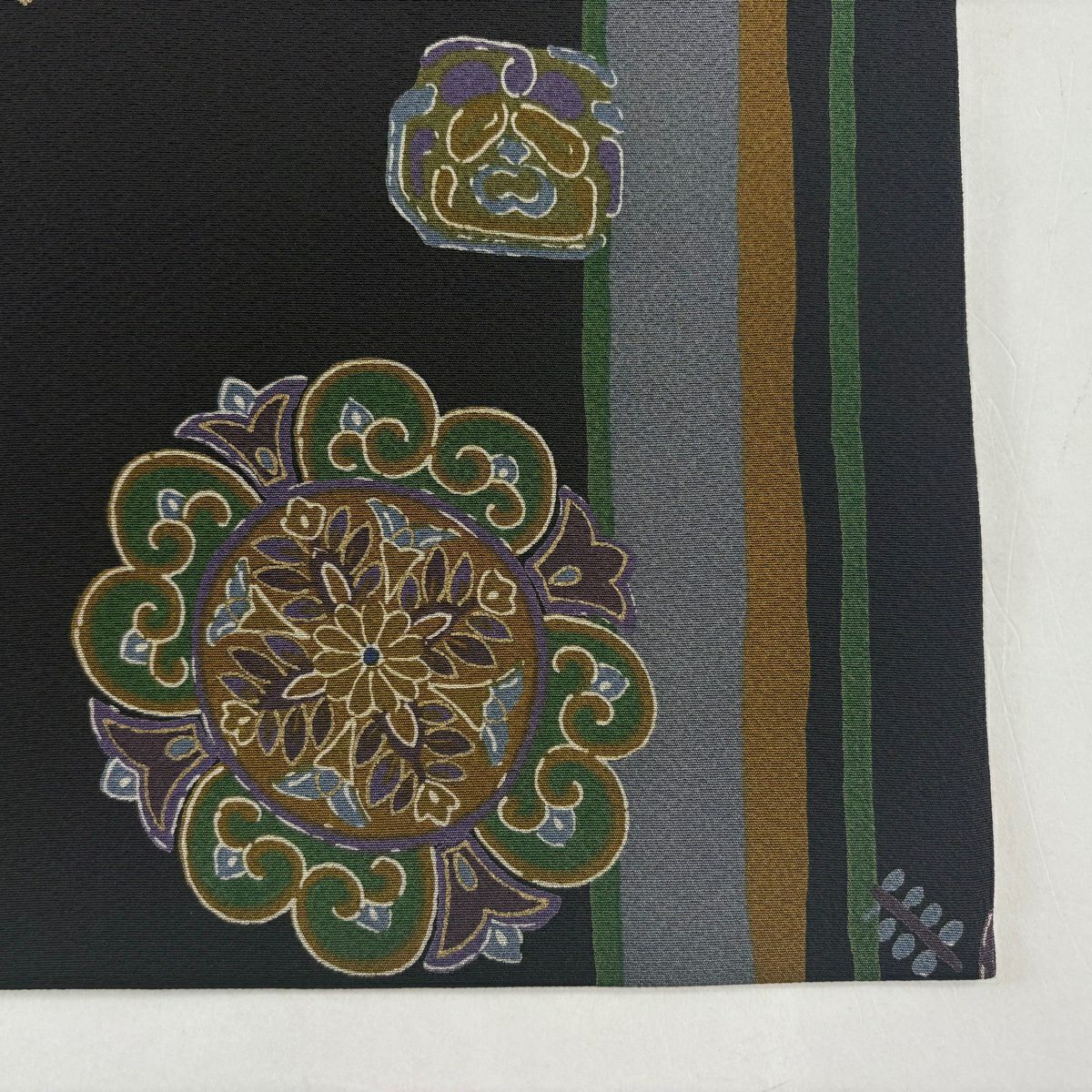 【美品】 名古屋帶 名品級 向鳥 華紋 金彩裝飾 濃紫 純蠶絲