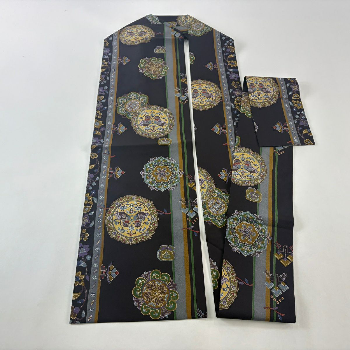 【美品】 名古屋帶 名品級 向鳥 華紋 金彩裝飾 濃紫 純蠶絲
